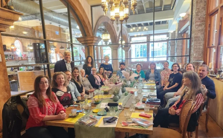 Romanians in Sydney in Cultural Dialogue About Love