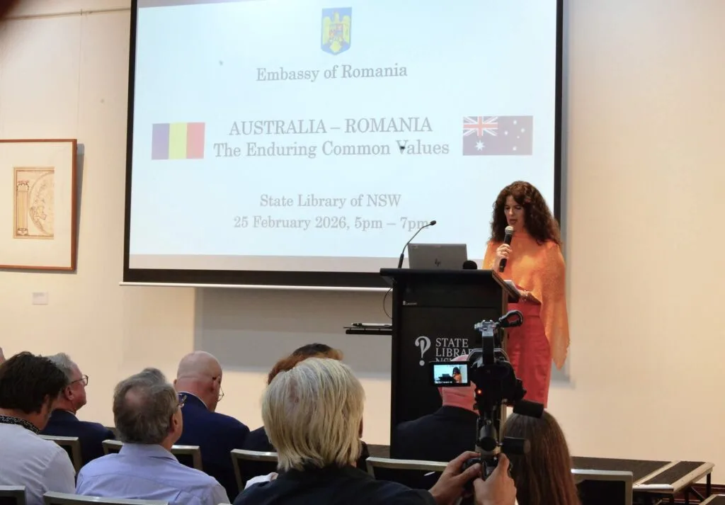 scriitoarea Anisoara Laura Mustetiu